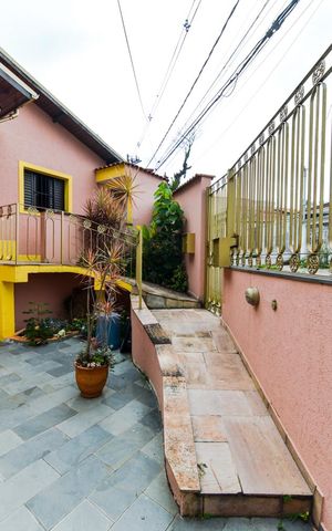 Casa à venda com 190m², 2 quartos e 4 vagasEntrada Social 