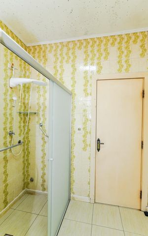 Casa à venda com 190m², 2 quartos e 4 vagasBanheiro