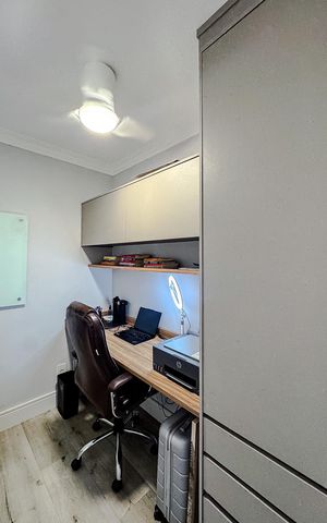 Apartamento à venda com 124m², 3 quartos e 2 vagas Apartamento à venda com 124m², 3 quartos e 2 vagasEscritório