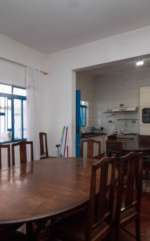 Casa à venda com 195m², 2 quartos e 3 vagas