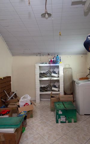 Casa à venda com 195m², 2 quartos e 3 vagas