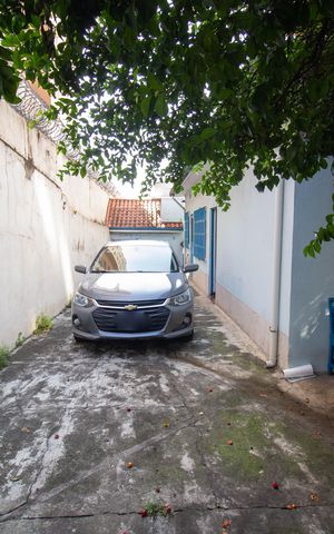Casa à venda com 195m², 2 quartos e 3 vagas