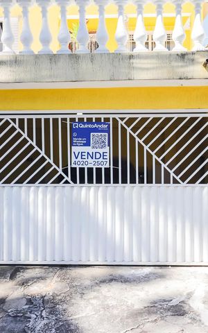 Casa à venda com 280m², 3 quartos e 3 vagasFachada