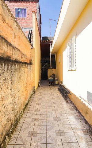 Casa à venda com 280m², 3 quartos e 3 vagasCorredor Externo