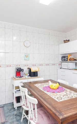 Casa à venda com 280m², 3 quartos e 3 vagasCozinha