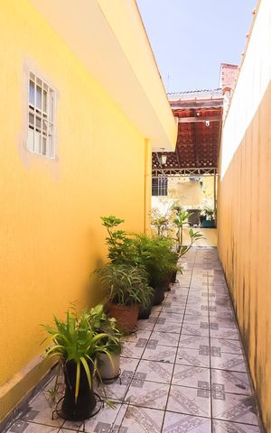 Casa à venda com 280m², 3 quartos e 3 vagasCorredor Externo