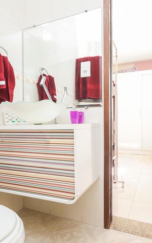 Casa à venda com 280m², 3 quartos e 3 vagasBanheiro da Suíte 2