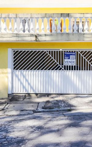 Casa à venda com 280m², 3 quartos e 3 vagasFachada