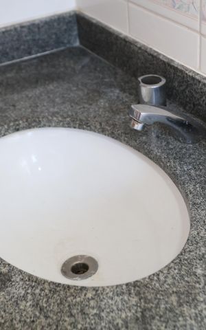 Casa à venda com 151m², 3 quartos e 2 vagas Casa à venda com 151m², 3 quartos e 2 vagasBanheiro da Suíte