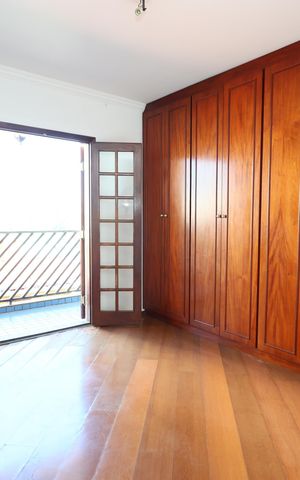 Casa à venda com 151m², 3 quartos e 2 vagas Casa à venda com 151m², 3 quartos e 2 vagassuíte