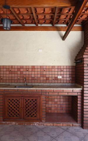 Casa à venda com 151m², 3 quartos e 2 vagas Casa à venda com 151m², 3 quartos e 2 vagasÁrea comum - Churrasqueira - quintal