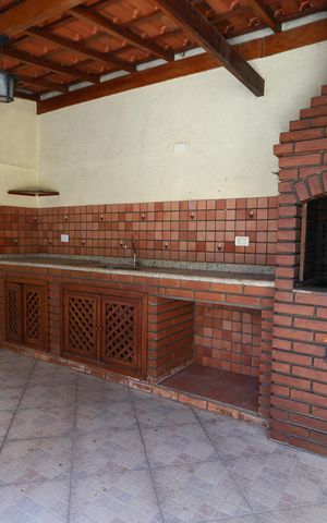 Casa à venda com 151m², 3 quartos e 2 vagas Casa à venda com 151m², 3 quartos e 2 vagasÁrea comum - Churrasqueira - quintal