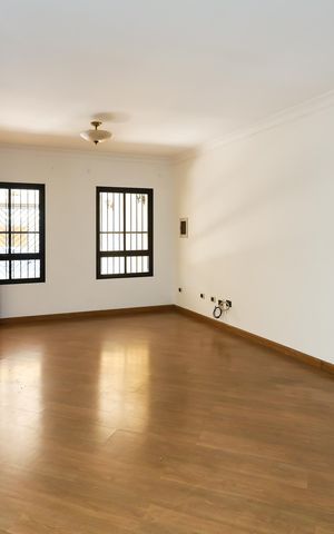 Casa à venda com 151m², 3 quartos e 2 vagas Casa à venda com 151m², 3 quartos e 2 vagasSala