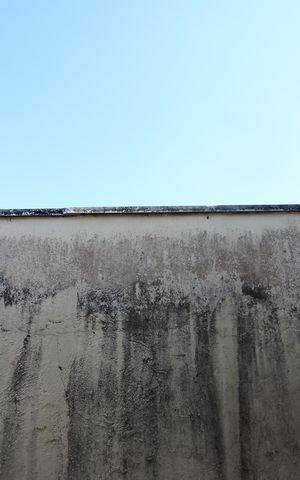 Casa à venda com 151m², 3 quartos e 2 vagas Casa à venda com 151m², 3 quartos e 2 vagasvista