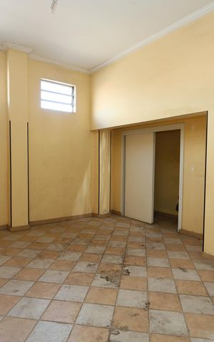 Casa à venda com 151m², 3 quartos e 2 vagas Casa à venda com 151m², 3 quartos e 2 vagassalao de festa
