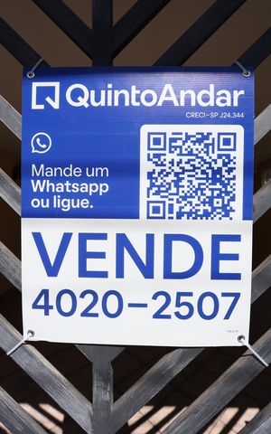 Casa à venda com 151m², 3 quartos e 2 vagas Casa à venda com 151m², 3 quartos e 2 vagasplaca
