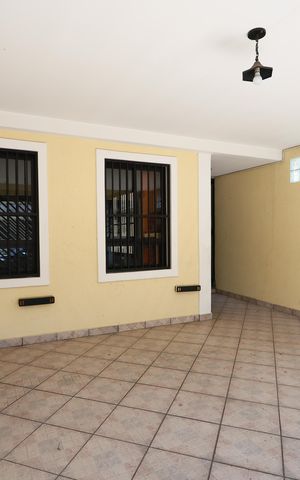 Casa à venda com 151m², 3 quartos e 2 vagas Casa à venda com 151m², 3 quartos e 2 vagasGaragem