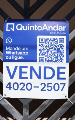 Casa à venda com 151m², 3 quartos e 2 vagas Casa à venda com 151m², 3 quartos e 2 vagasplaca