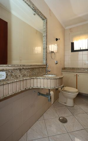Casa à venda com 151m², 3 quartos e 2 vagas Casa à venda com 151m², 3 quartos e 2 vagasLavabo