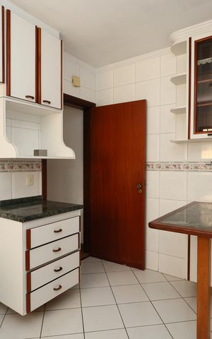 Casa à venda com 151m², 3 quartos e 2 vagas Casa à venda com 151m², 3 quartos e 2 vagascozinha