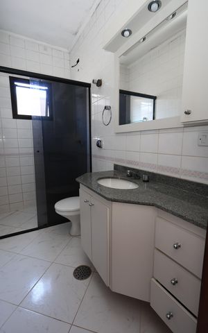 Casa à venda com 151m², 3 quartos e 2 vagas Casa à venda com 151m², 3 quartos e 2 vagasBanheiro