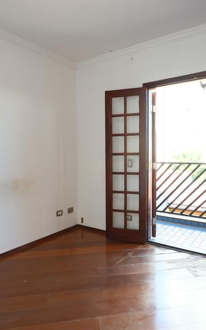 Casa à venda com 151m², 3 quartos e 2 vagas Casa à venda com 151m², 3 quartos e 2 vagassuíte