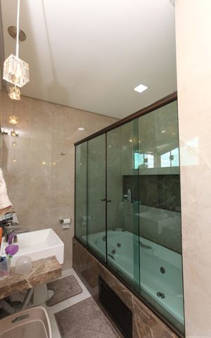 Casa à venda com 160m², 3 quartos e 2 vagas Casa à venda com 160m², 3 quartos e 2 vagasBanheiro Suíte