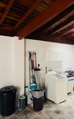Casa à venda com 290m², 4 quartos e 5 vagas