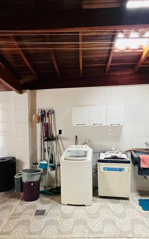 Casa à venda com 290m², 4 quartos e 5 vagas