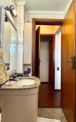 Apartamento à venda com 180m², 3 quartos e 2 vagas Apartamento à venda com 180m², 3 quartos e 2 vagasBanheiro da Suíte 2