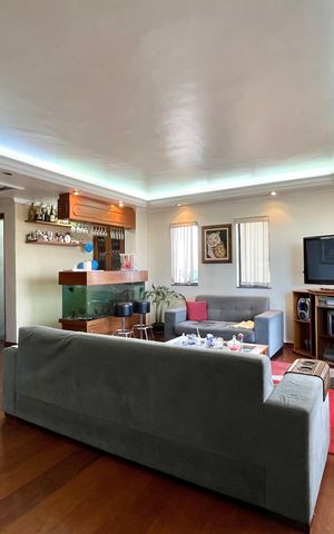 Apartamento à venda com 180m², 3 quartos e 2 vagas Apartamento à venda com 180m², 3 quartos e 2 vagasSala