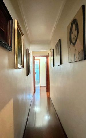 Apartamento à venda com 180m², 3 quartos e 2 vagas Apartamento à venda com 180m², 3 quartos e 2 vagasCorredor