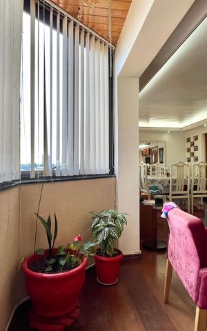 Apartamento à venda com 180m², 3 quartos e 2 vagas Apartamento à venda com 180m², 3 quartos e 2 vagasVaranda