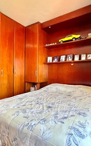 Apartamento à venda com 180m², 3 quartos e 2 vagas Apartamento à venda com 180m², 3 quartos e 2 vagasSuite 2