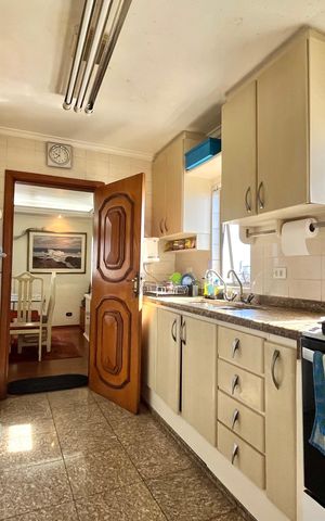 Apartamento à venda com 180m², 3 quartos e 2 vagas Apartamento à venda com 180m², 3 quartos e 2 vagasCozinha