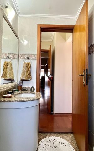 Apartamento à venda com 180m², 3 quartos e 2 vagas Apartamento à venda com 180m², 3 quartos e 2 vagasBanheiro da Suíte 1