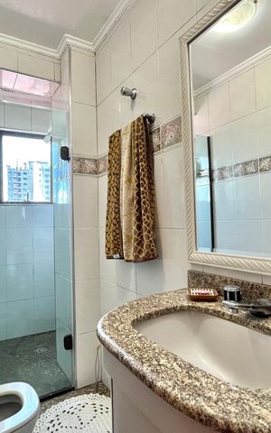 Apartamento à venda com 180m², 3 quartos e 2 vagas Apartamento à venda com 180m², 3 quartos e 2 vagasBanheiro da Suíte 1