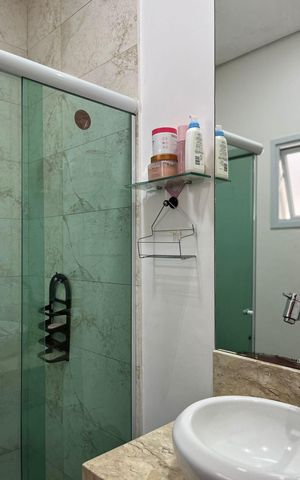 Casa de condomínio para alugar com 200m², 3 quartos e 4 vagas