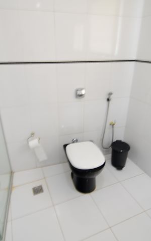 Casa para alugar com 326m², 3 quartos e 3 vagasBanheiro Social