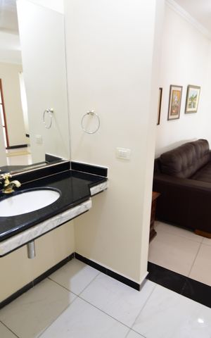 Casa para alugar com 326m², 3 quartos e 3 vagasLavabo