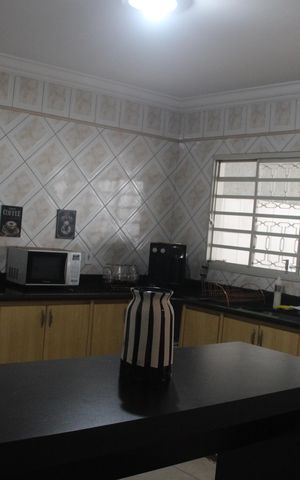 Casa à venda com 240m², 4 quartos e 2 vagasCozinha