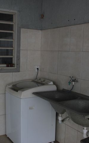 Casa à venda com 240m², 4 quartos e 2 vagasÁrea de Serviço