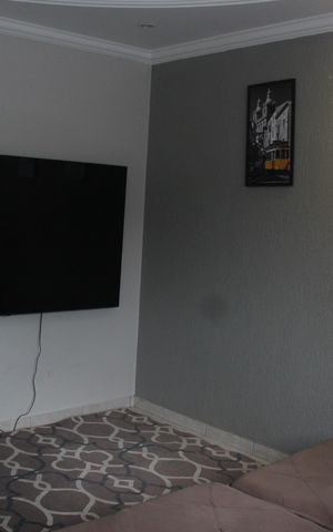 Casa à venda com 240m², 4 quartos e 2 vagasSala de TV