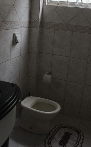 Casa à venda com 240m², 4 quartos e 2 vagasLavabo