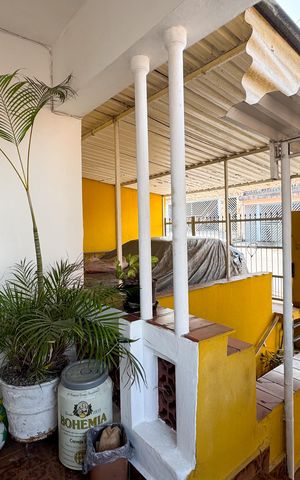 Casa à venda com 208m², 2 quartos e 1 vaga Casa à venda com 208m², 2 quartos e 1 vagaVaranda