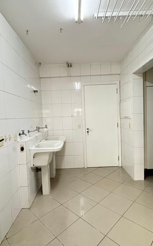 Apartamento para alugar com 212m², 4 quartos e 4 vagas Apartamento para alugar com 212m², 4 quartos e 4 vagasÁrea de Serviço