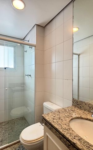 Apartamento para alugar com 212m², 4 quartos e 4 vagas Apartamento para alugar com 212m², 4 quartos e 4 vagasBanheiro da Suíte 1