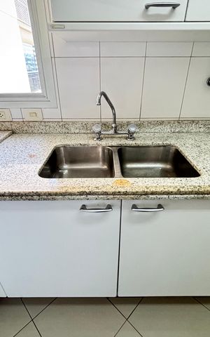 Apartamento para alugar com 212m², 4 quartos e 4 vagas Apartamento para alugar com 212m², 4 quartos e 4 vagasCozinha