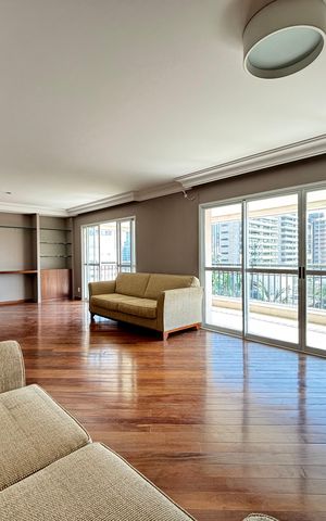 Apartamento para alugar com 212m², 4 quartos e 4 vagas Apartamento para alugar com 212m², 4 quartos e 4 vagasSala