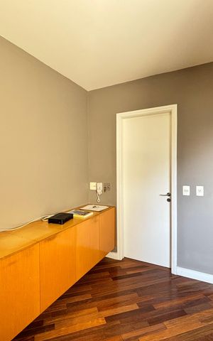 Apartamento para alugar com 212m², 4 quartos e 4 vagas Apartamento para alugar com 212m², 4 quartos e 4 vagasCopa